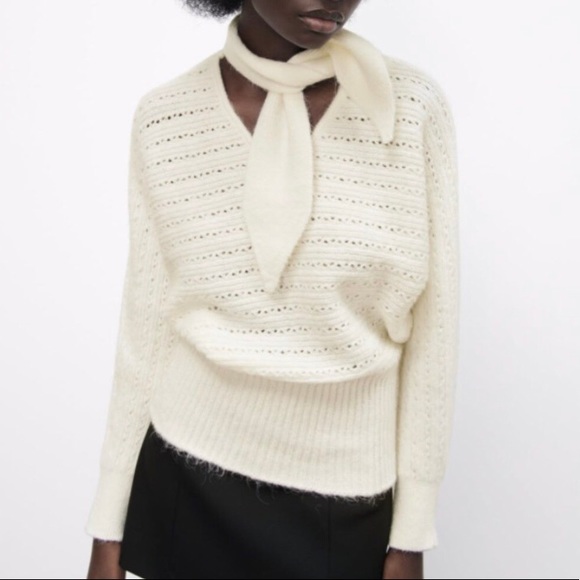 Zara Bow Collar Knit Sweater in Ecru - Picture 4 of 15